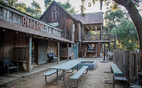 Historic Farmhouse On 5 Peaceful Acres With Ancient Oaks & Creek Above Temecula